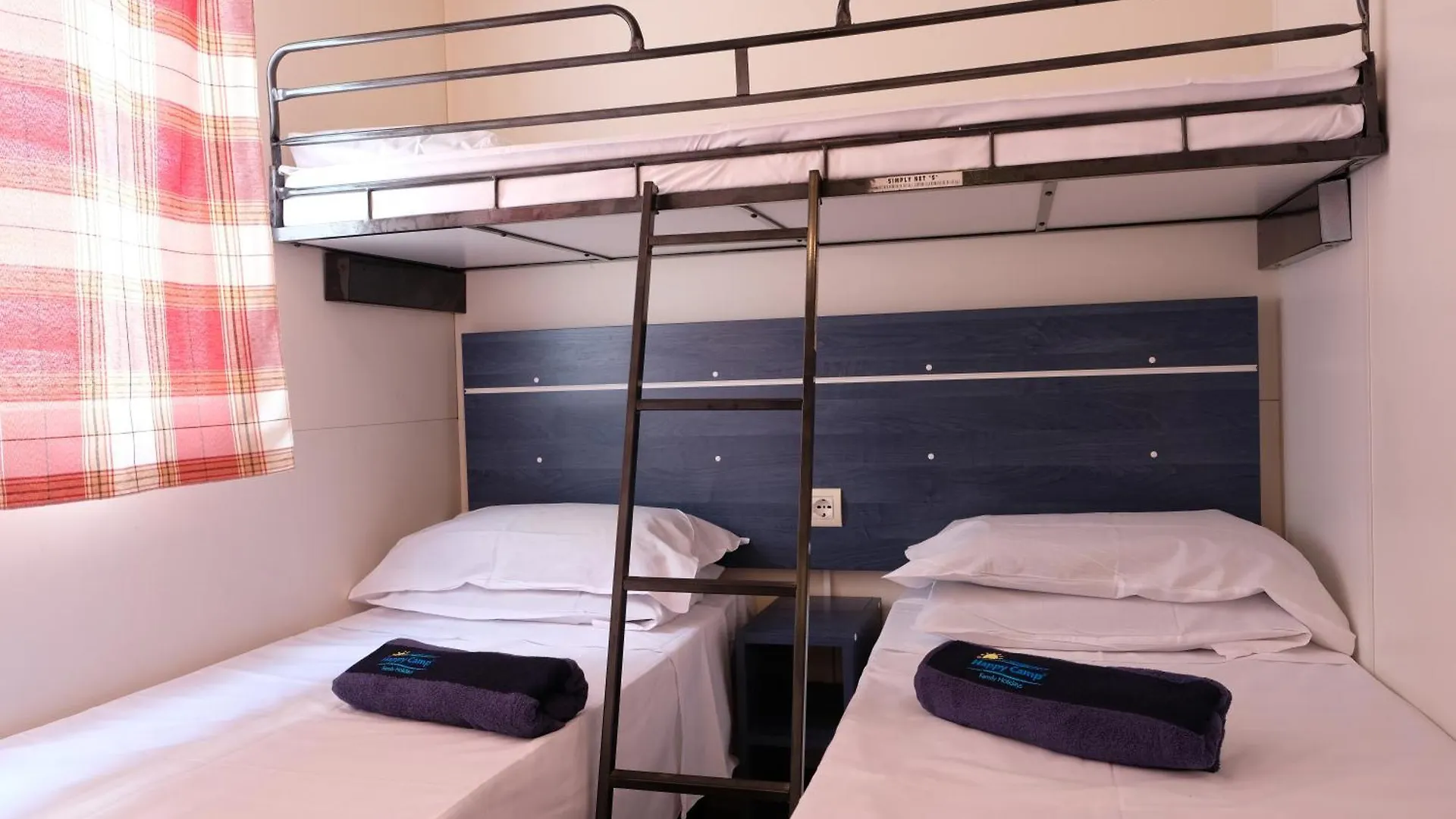 Campsite Happy Camp Mobile Homes In Kamemi Village Seccagrande