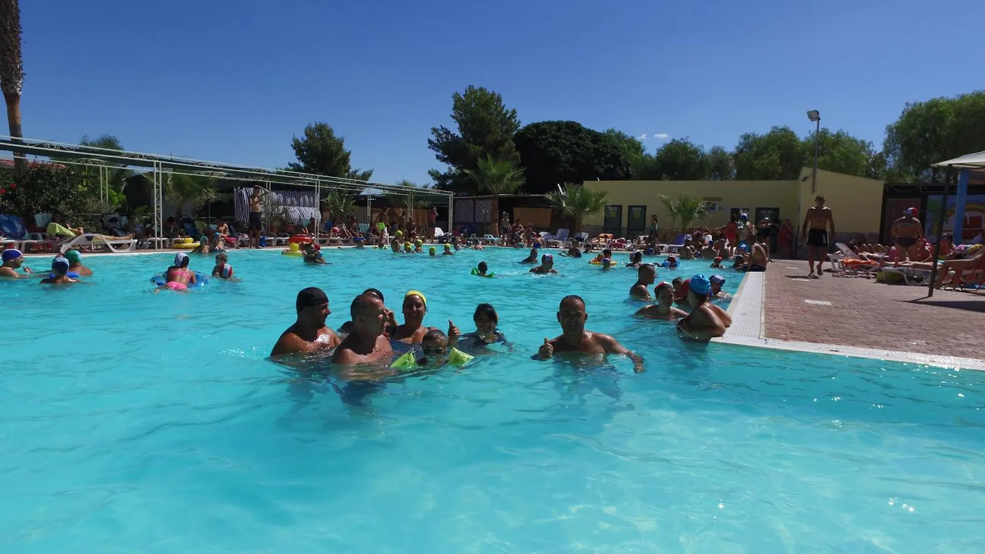 Happy Camp Mobile Homes In Kamemi Village Seccagrande  Italy